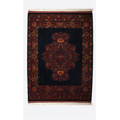 OLD 深いインディゴにマダーレッドがアクセントのグチャン産絨毯。インパクトある色合いと独特なデザインが海外でも人気の高い品。サイズ：139 x 188cm
