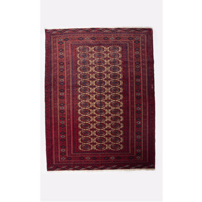 OLD 深い赤に幾何学模様がエキゾチックなトルクメン産ヴィンテージ絨毯。邪気を払うと言われている赤い地色と部族の紋章のギュル文様が独創的。サイズ：108 x 160m