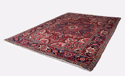 OLD レンガ色に幾何学的な特大メダリオンとクォーター・メダリオンが印象的なゲラバン産絨毯。しっかりと織り込まれて厚みがあって弾力性に富んだ男前な一品。サイズ：147 x 197cm